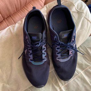 LIKE NEW Nike Dualtone Racers Women's 10